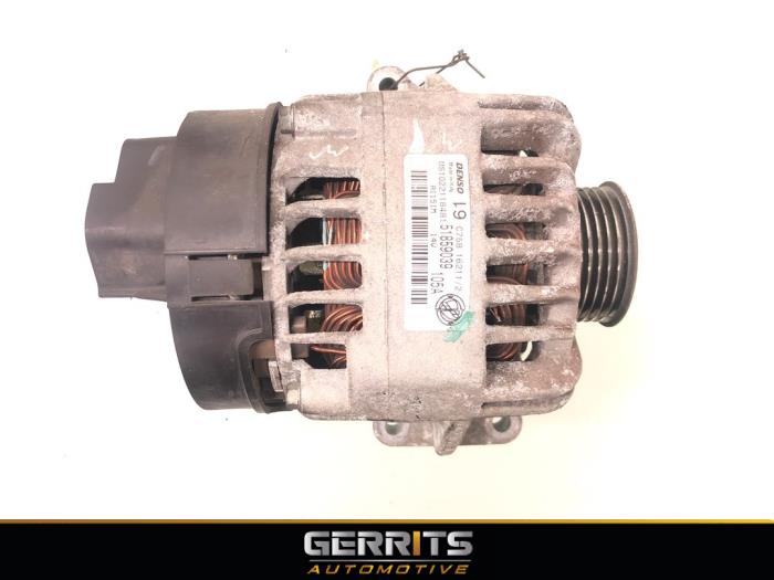 Dynamo van een Fiat 500 (312) 1.2 2012