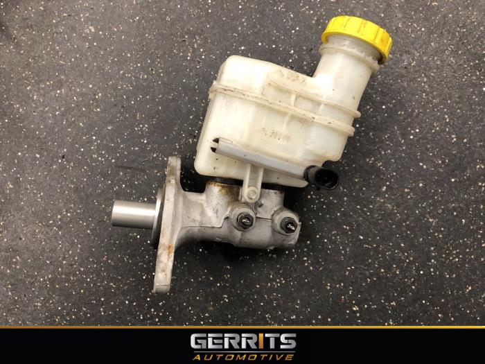 Gebruikte Hoofdremcilinder Fiat 500 (312) 1.2 Prijs € 24,99 Margeregeling aangeboden door Gerrits Automotive BV