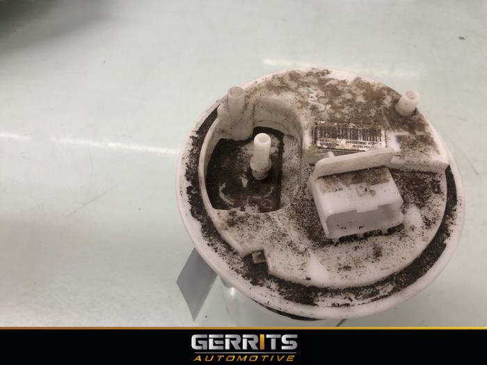 Gebruikte Tank element Pomp Opel Corsa E 1.4 16V Prijs € 44,99 Margeregeling aangeboden door Gerrits Automotive BV