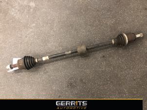 Gebruikte Aandrijfas rechts-voor Opel Corsa E 1.4 16V Prijs € 39,99 Margeregeling aangeboden door Gerrits Automotive BV