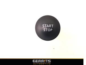 Gebruikte Start/Stop schakelaar Renault Clio IV Estate/Grandtour (7R) 0.9 Energy TCE 90 12V Prijs € 19,99 Margeregeling aangeboden door Gerrits Automotive