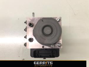 Gebruikte ABS Pomp Renault Clio IV Estate/Grandtour (7R) 0.9 Energy TCE 90 12V Prijs € 124,99 Margeregeling aangeboden door Gerrits Automotive BV