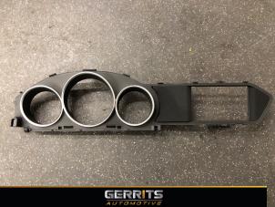 Gebruikte Kilometerteller sierlijst Mercedes C (W204) 1.8 C-180 CGI 16V Prijs € 49,99 Margeregeling aangeboden door Gerrits Automotive BV
