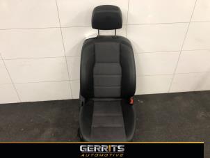 Gebruikte Voorstoel rechts Mercedes C (W204) 1.8 C-180 CGI 16V Prijs € 149,99 Margeregeling aangeboden door Gerrits Automotive