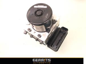 Gebruikte ABS Pomp Mercedes C (W204) 1.8 C-180 CGI 16V Prijs € 249,99 Margeregeling aangeboden door Gerrits Automotive BV