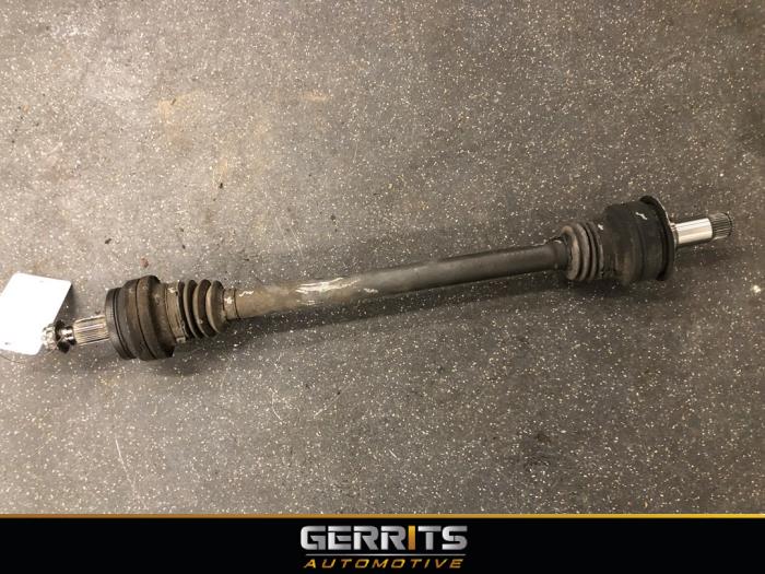 Gebruikte Aandrijfas links-achter Mercedes C (W204) 1.8 C-180 CGI 16V Prijs € 99,99 Margeregeling aangeboden door Gerrits Automotive BV