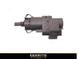 Gebruikte Schakelaar Remlicht Ford Transit Courier 1.5 TDCi 75 Prijs € 19,99 Margeregeling aangeboden door Gerrits Automotive BV