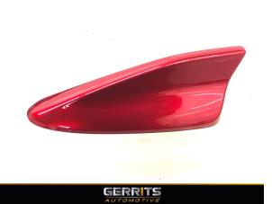 Gebruikte Antenne Mazda 2 (DJ/DL) 1.5 SkyActiv-G 90 Prijs € 49,99 Margeregeling aangeboden door Gerrits Automotive BV