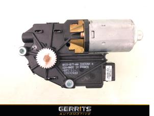 Gebruikte Schuifdak Motor Peugeot 5008 I (0A/0E) 1.6 THP 16V Prijs € 99,99 Margeregeling aangeboden door Gerrits Automotive BV