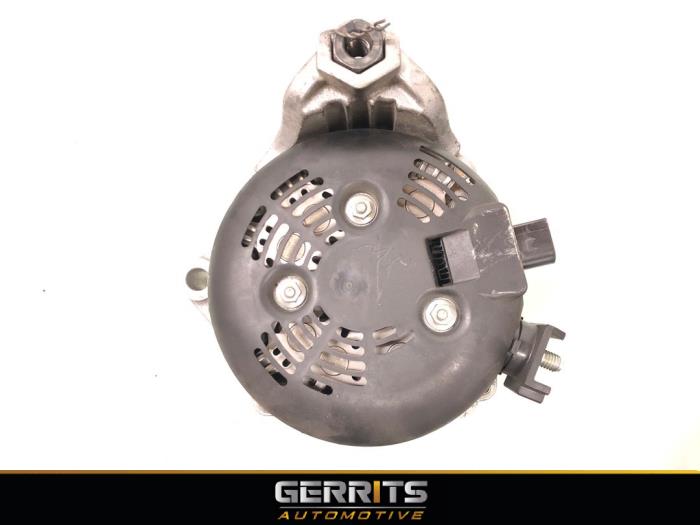 Dynamo van een BMW 3 serie Touring (F31) 318i 1.5 TwinPower Turbo 12V 2017