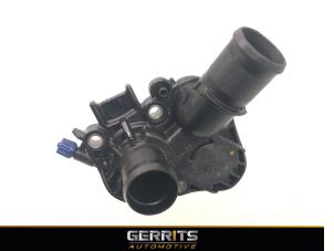 Gebruikte Thermostaathuis Peugeot 208 I (CA/CC/CK/CL) 1.2 Vti 12V PureTech 82 Prijs € 34,99 Margeregeling aangeboden door Gerrits Automotive BV