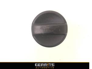Gebruikte Oliedop Peugeot 5008 I (0A/0E) 1.6 THP 16V Prijs € 19,99 Margeregeling aangeboden door Gerrits Automotive BV