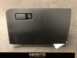 Gebruikte Dashboardkastje Kia Ceed Sportswagon (CDF) 1.6 CRDi 16V VGT Prijs € 49,99 Margeregeling aangeboden door Gerrits Automotive BV