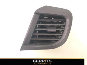 Gebruikte Luchtrooster Dashboard Citroen Jumpy 1.6 Blue HDi 95 Prijs € 30,24 Inclusief btw aangeboden door Gerrits Automotive BV