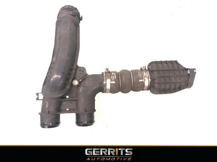 Gebruikte Intercooler Buis Citroen Jumpy 1.6 Blue HDi 95 Prijs € 42,34 Inclusief btw aangeboden door Gerrits Automotive BV