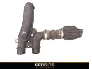 Gebruikte Intercooler Buis Citroen Jumpy 1.6 Blue HDi 95 Prijs € 42,34 Inclusief btw aangeboden door Gerrits Automotive BV