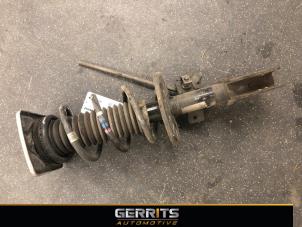 Gebruikte Schokdemperpoot links-voor Citroen Jumpy 1.6 Blue HDi 95 Prijs € 90,74 Inclusief btw aangeboden door Gerrits Automotive BV