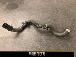 Gebruikte Intercooler Buis Opel Vivaro 1.6 CDTI 115 Prijs € 102,84 Inclusief btw aangeboden door Gerrits Automotive BV