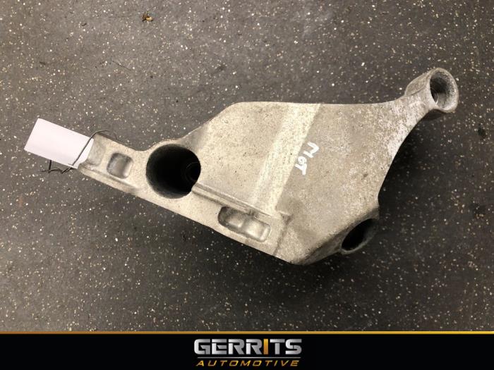 Gebruikte Motorsteun Opel Astra K 1.0 Turbo 12V Prijs € 24,99 Margeregeling aangeboden door Gerrits Automotive BV