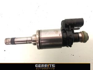 Gebruikte Injector (benzine injectie) Ford Grand C-Max (DXA) 1.0 Ti-VCT EcoBoost 12V 125 Prijs € 34,99 Margeregeling aangeboden door Gerrits Automotive BV