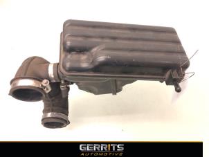 Gebruikte Luchtfilterhuis Opel Agila (B) 1.0 12V Prijs € 34,99 Margeregeling aangeboden door Gerrits Automotive BV