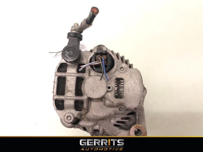Dynamo van een Opel Agila (B) 1.0 12V 2011