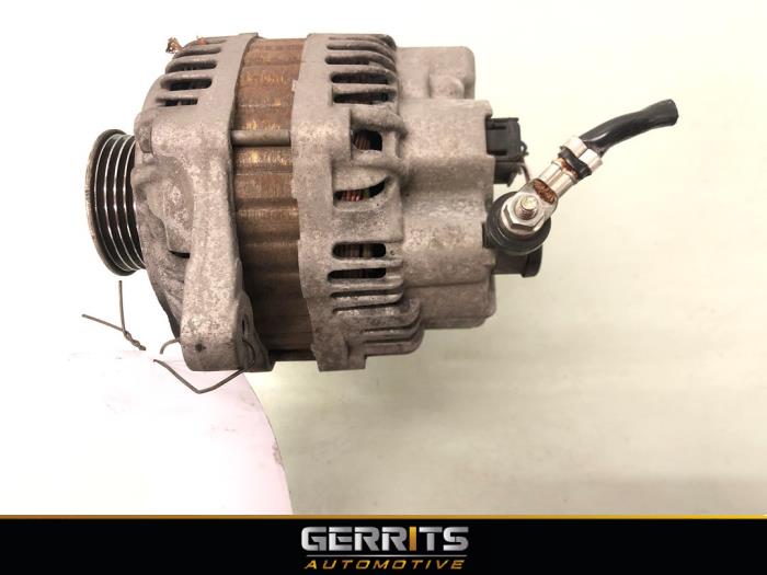 Dynamo van een Opel Agila (B) 1.0 12V 2011