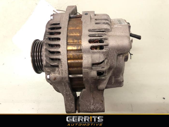 Dynamo van een Opel Agila (B) 1.0 12V 2011