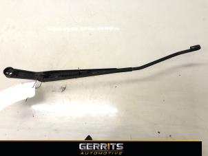 Gebruikte Ruitenwisserarm voor Opel Agila (B) 1.0 12V Prijs € 19,99 Margeregeling aangeboden door Gerrits Automotive BV