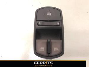 Gebruikte Combischakelaar ramen Opel Corsa D 1.4 16V Twinport Prijs € 24,99 Margeregeling aangeboden door Gerrits Automotive BV