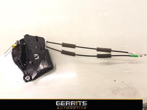 Gebruikte Deurslot Mechaniek 4Deurs links-voor Toyota Yaris IV (P21/PA1/PH1) 1.5 12V Hybrid 115 Prijs € 79,99 Margeregeling aangeboden door Gerrits Automotive BV