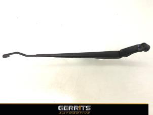 Gebruikte Ruitenwisserarm voor Toyota Yaris IV (P21/PA1/PH1) 1.5 12V Hybrid 115 Prijs € 29,99 Margeregeling aangeboden door Gerrits Automotive BV