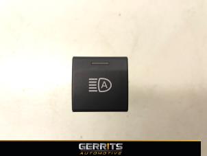 Gebruikte Licht Schakelaar Toyota Yaris IV (P21/PA1/PH1) 1.5 12V Hybrid 115 Prijs € 24,99 Margeregeling aangeboden door Gerrits Automotive BV