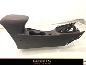 Gebruikte Middenconsoles Opel Astra K Sports Tourer 1.6 CDTI 110 16V Prijs € 99,99 Margeregeling aangeboden door Gerrits Automotive BV