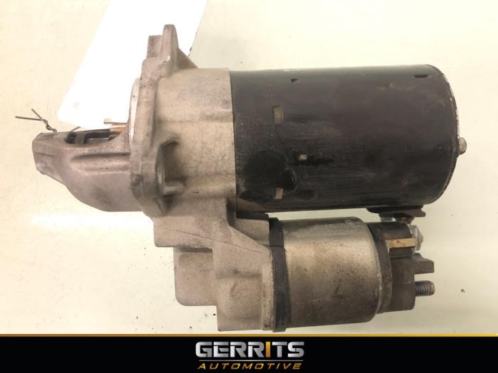 Startmotor van een Opel Corsa D 1.4 16V Twinport 2012