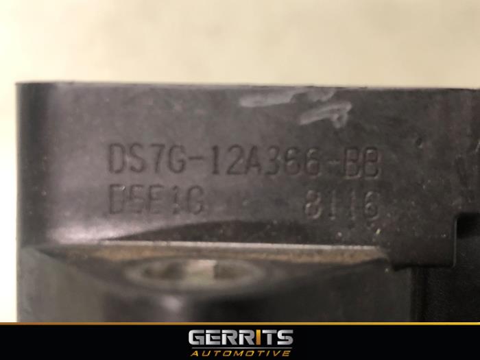 Bobine van een Ford Kuga II (DM2) 1.5 EcoBoost 16V 120 2017