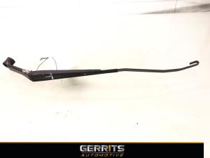 Gebruikte Ruitenwisserarm voor Mitsubishi Colt (Z2/Z3) 1.3 16V Prijs € 19,99 Margeregeling aangeboden door Gerrits Automotive BV