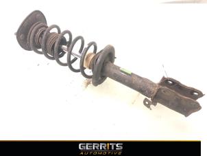Gebruikte Mac Phersonpoot links-voor Mitsubishi Colt (Z2/Z3) 1.3 16V Prijs € 34,99 Margeregeling aangeboden door Gerrits Automotive BV