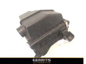 Gebruikte Luchtfilterhuis Mitsubishi Colt (Z2/Z3) 1.3 16V Prijs € 21,98 Margeregeling aangeboden door Gerrits Automotive BV