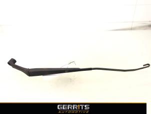 Gebruikte Ruitenwisserarm voor Mitsubishi Colt (Z2/Z3) 1.3 16V Prijs € 19,99 Margeregeling aangeboden door Gerrits Automotive BV