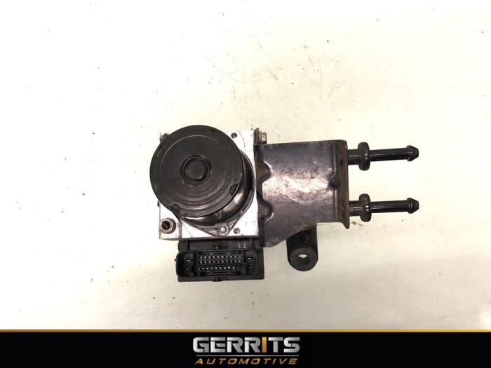Gebruikte ABS Pomp Volkswagen Polo IV (9N1/2/3) 1.2 12V Prijs € 59,99 Margeregeling aangeboden door Gerrits Automotive BV
