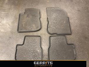 Gebruikte Matten Set Peugeot 208 I (CA/CC/CK/CL) 1.0 Vti 12V PureTech Prijs € 39,99 Margeregeling aangeboden door Gerrits Automotive BV