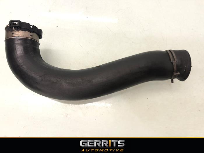 Gebruikte Intercooler Slang Opel Movano 2.3 CDTi 16V FWD Prijs € 24,99 Margeregeling aangeboden door Gerrits Automotive BV