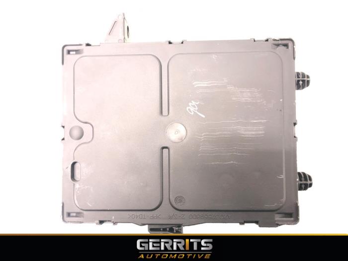 Gebruikte Bodycontrol Module Renault Megane IV Estate (RFBK) 1.3 TCE 100 16V Prijs € 89,99 Margeregeling aangeboden door Gerrits Automotive BV