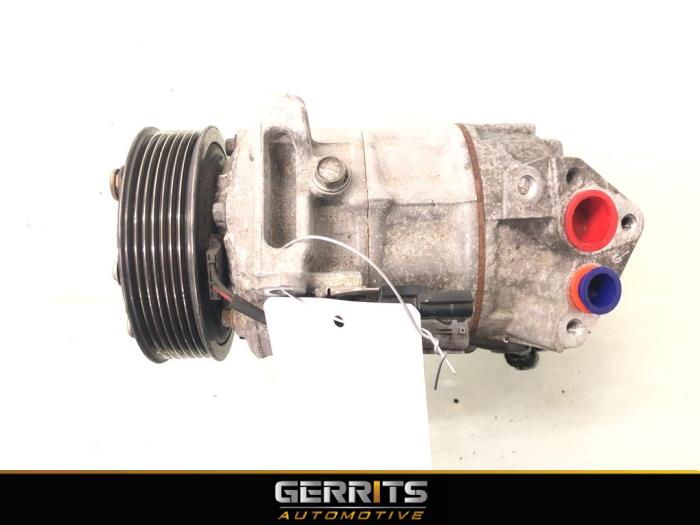 Gebruikte Pomp Airco Renault Megane IV Estate (RFBK) 1.3 TCE 100 16V Prijs € 99,99 Margeregeling aangeboden door Gerrits Automotive BV