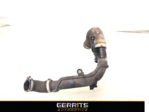 Gebruikte Intercooler Buis Volkswagen Caddy III (2KA,2KH,2CA,2CH) 1.6 TDI 16V Prijs € 54,44 Inclusief btw aangeboden door Gerrits Automotive BV