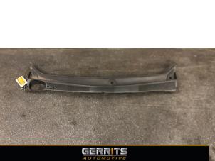 Gebruikte Paravent Dacia Duster (SR) 1.2 TCE 16V Prijs € 29,99 Margeregeling aangeboden door Gerrits Automotive BV