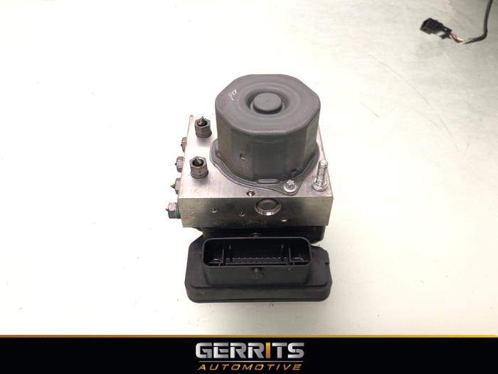 ABS Pomp van een Dacia Duster (SR) 1.2 TCE 16V 2018