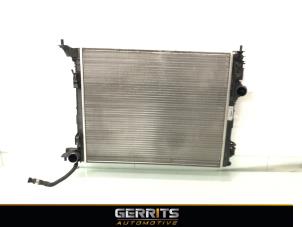 Gebruikte Radiateur Renault Megane IV Estate (RFBK) 1.2 Energy TCE 100 Prijs € 44,99 Margeregeling aangeboden door Gerrits Automotive BV
