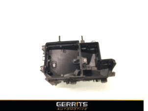 Gebruikte Zekeringkast Renault Megane IV Estate (RFBK) 1.2 Energy TCE 100 Prijs € 24,99 Margeregeling aangeboden door Gerrits Automotive BV